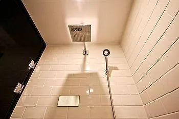 Comma Hotel Busan 2*,