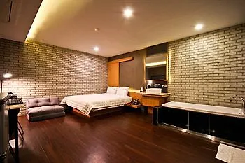 Motel Comma Hotel Pusan