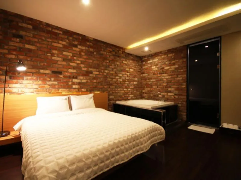 Comma Hotel Pusan