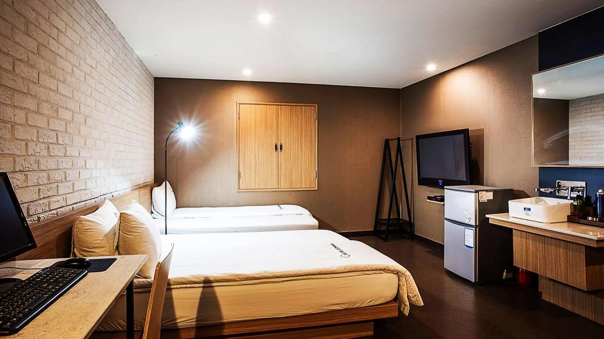 Comma Hotel Pusan