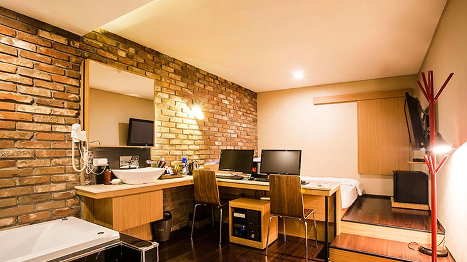 Motel Comma Hotel Pusan