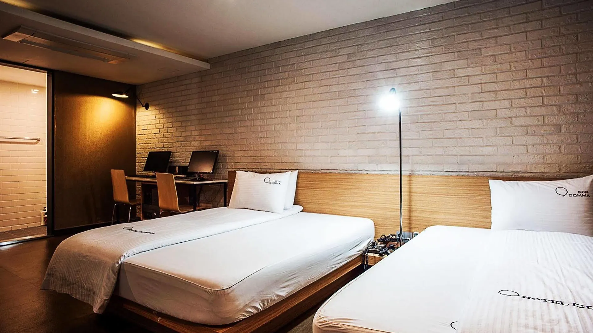 Comma Hotel Busan 2*,