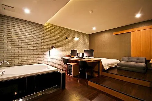 Comma Hotel Pusan Motel