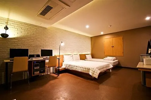 Motel Comma Hotel Pusan