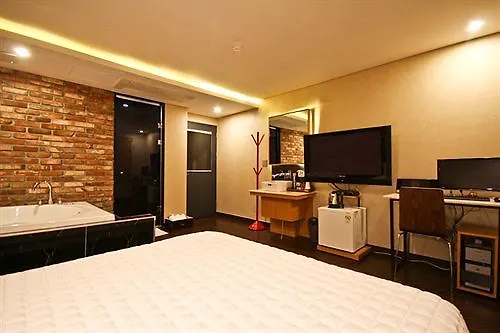 Comma Hotel Busan Motel